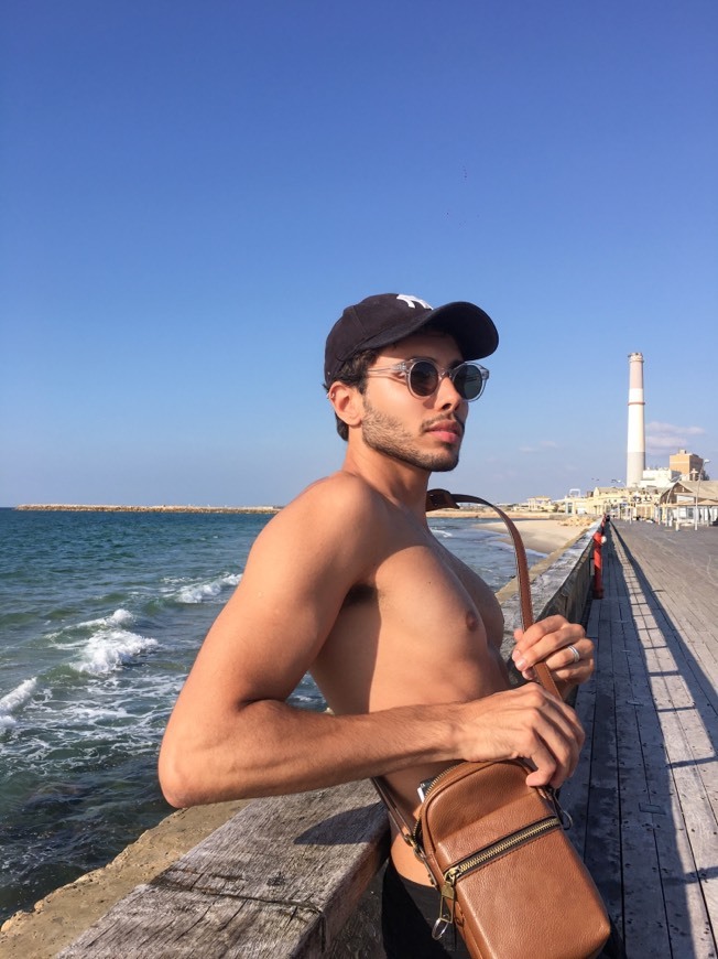 Fashion Lucas Leal no Porto de Namal, em Tel Aviv - Israel