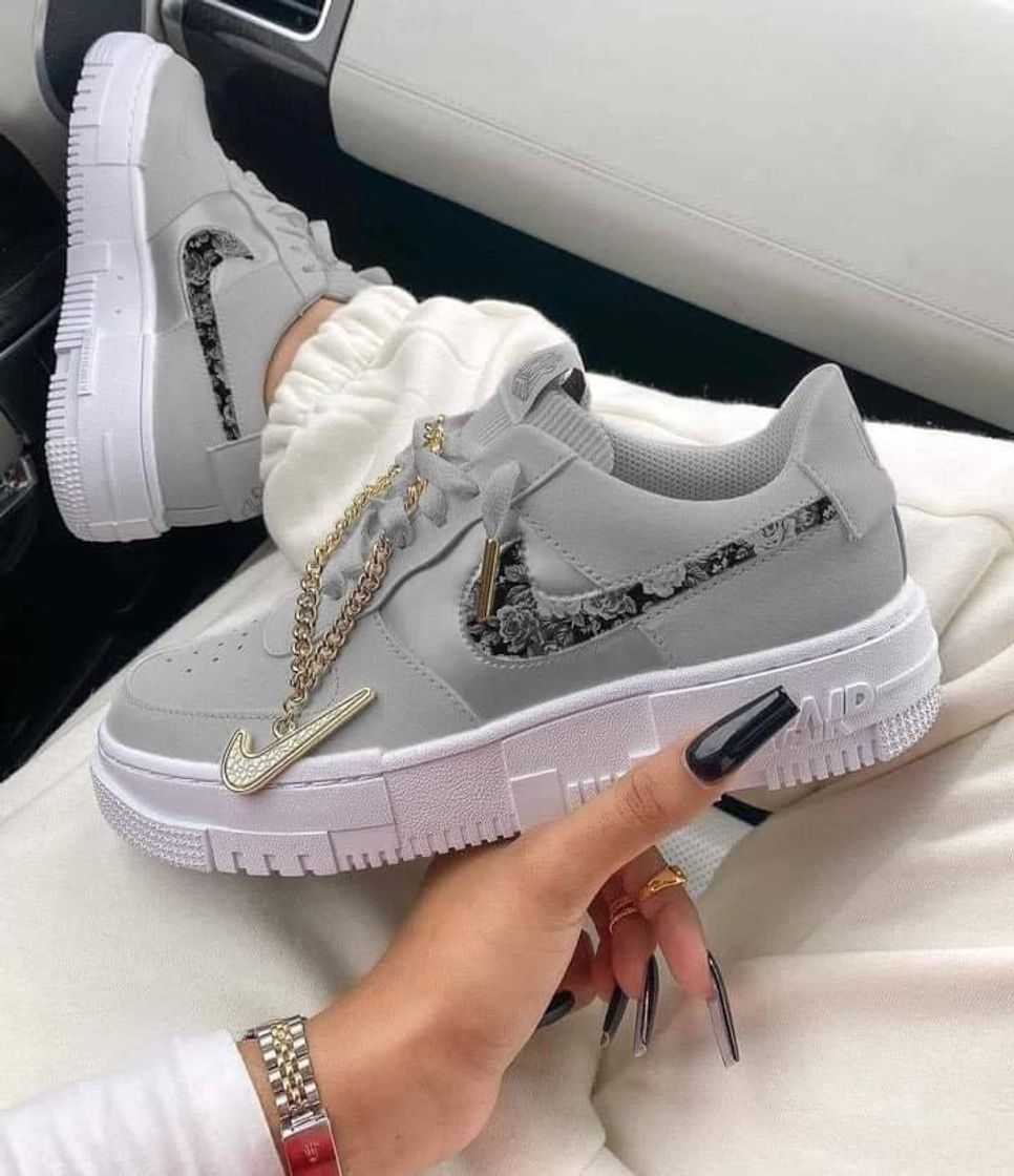 Moda NIKE