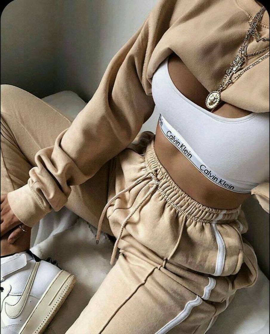 Fashion beige outfit