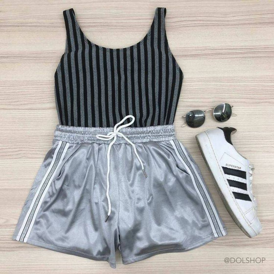 Fashion 🖤🏛️💫