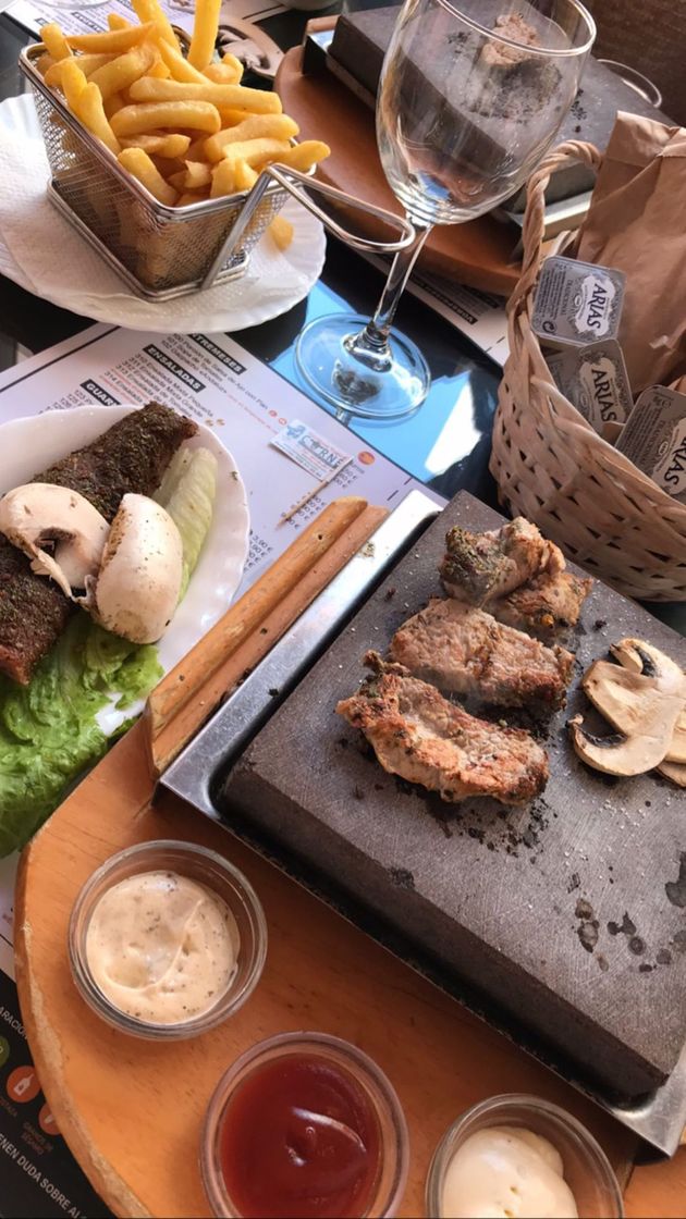 Restaurantes Steakhaus Tropical " Restaurante Carne a la Piedra"