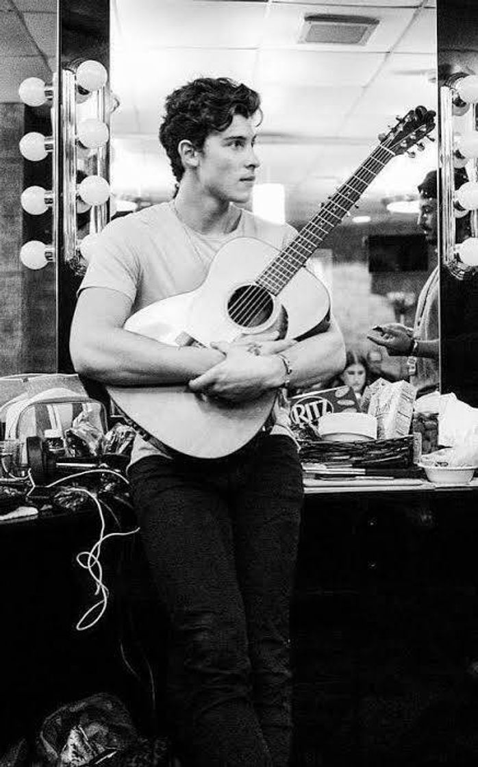 Music Fallin'g all in you- Shawn Mendes