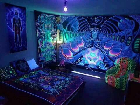 Psycodelic room decoration 