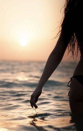 Love these Silhouette Shots #beach #sunset 