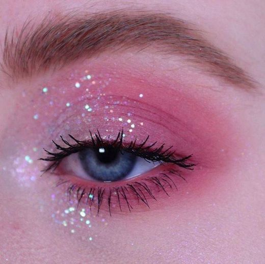 Maquiagem rosa com glitter