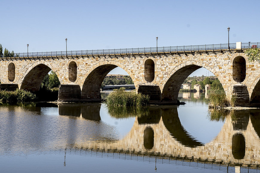 Place Puente de Piedra
