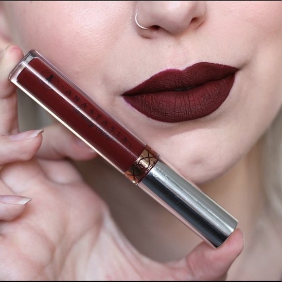 ANASTASIA BEVERLY HILLS
LIQUID LIPSTICK heathers