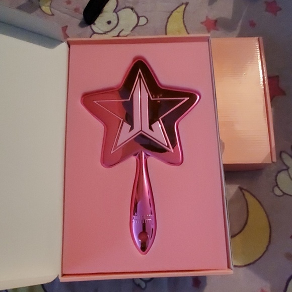 JEFFREE STAR COSMETICS
BABY PINK CHROME MIRROR