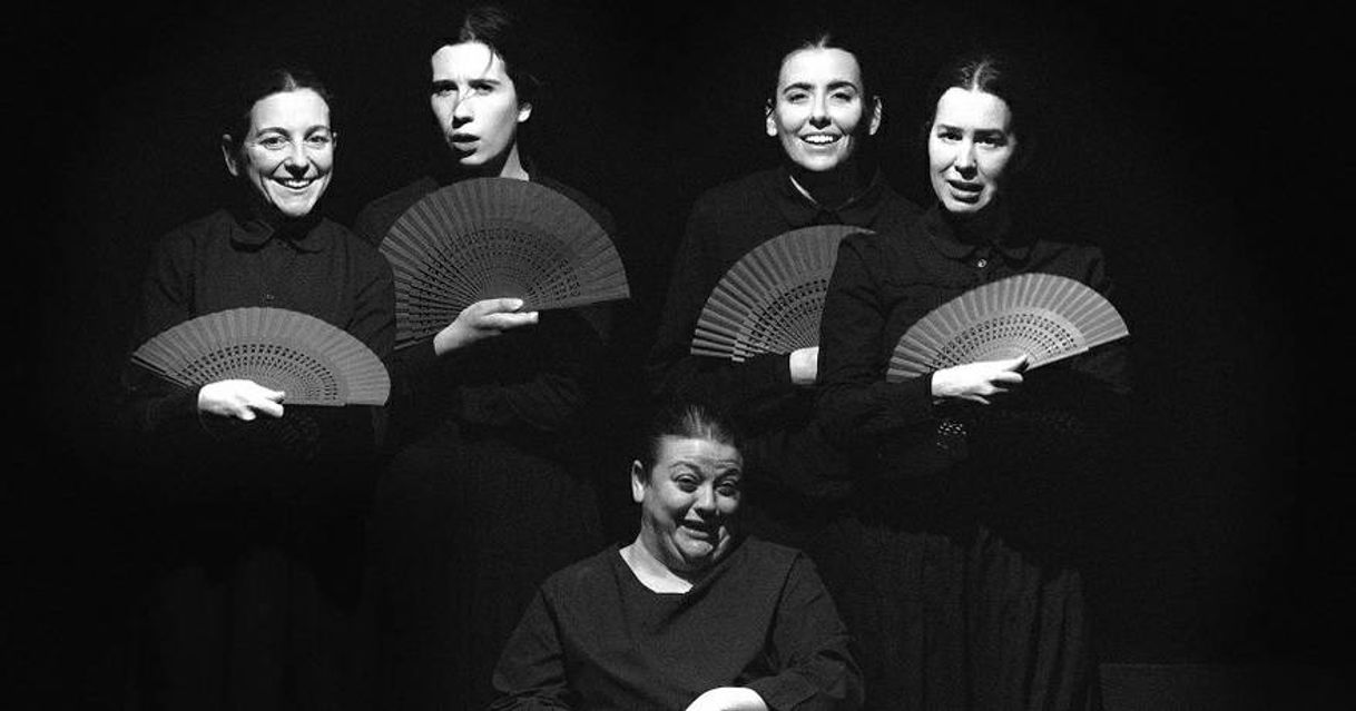 Moda LA CASA DE BERNARDA ALBA — Teatro Victoria 