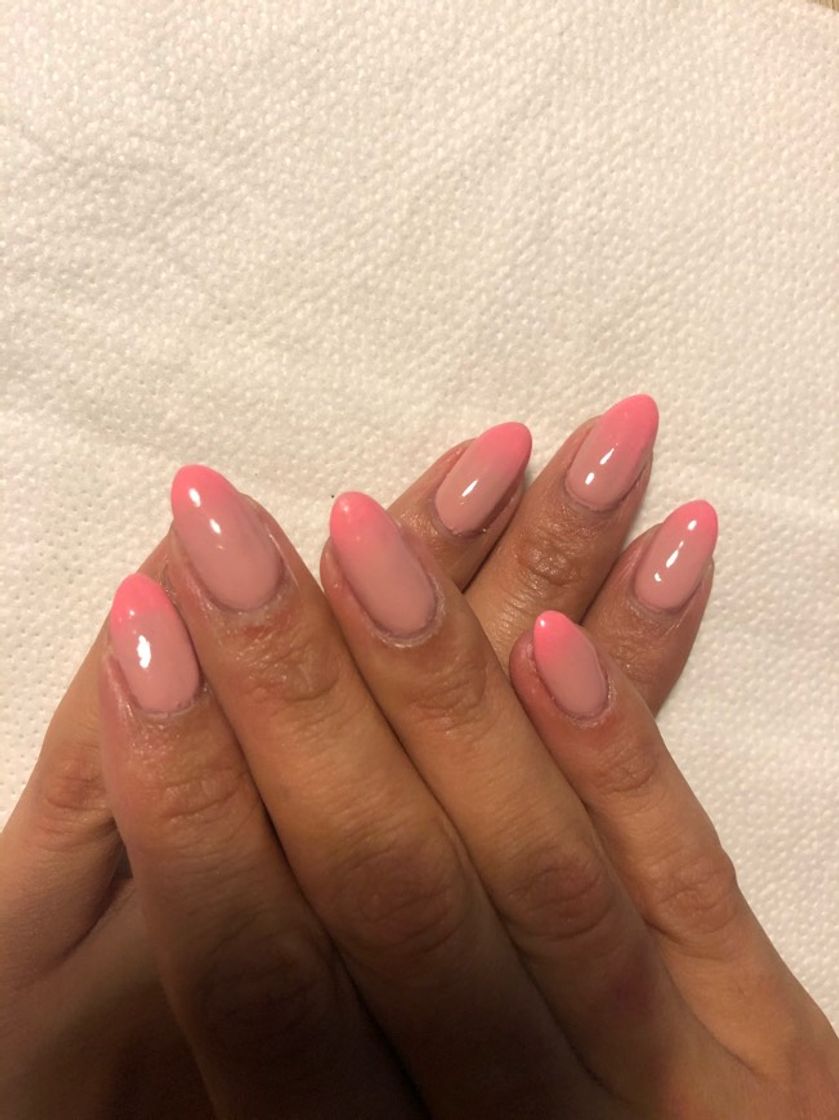 Moda Baby boomer em unhas de gel 💖