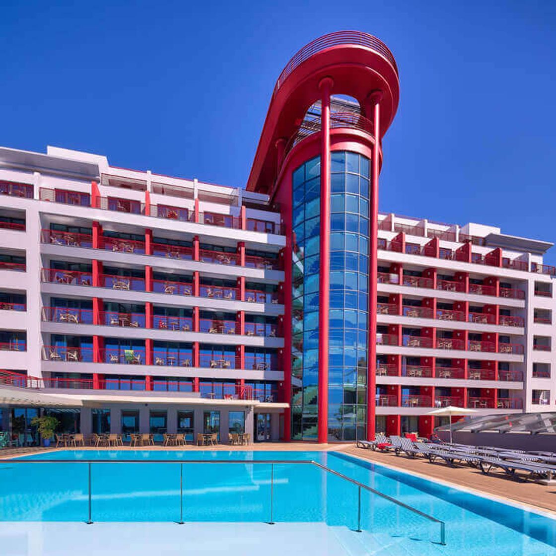 Place Four Views Monumental Lido
