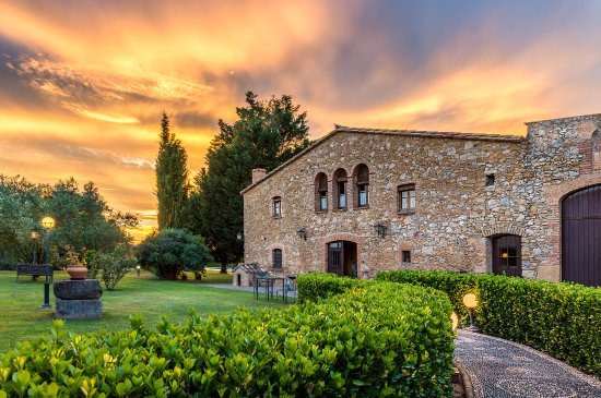 Places Hotel Mas Rabiol. Hotel Romántico del Baix Empordà