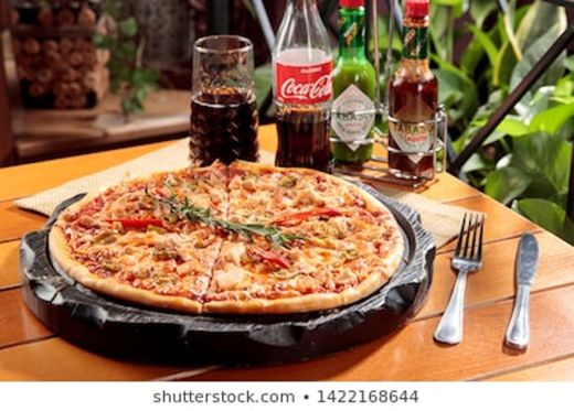 Pizza com Coca Cola