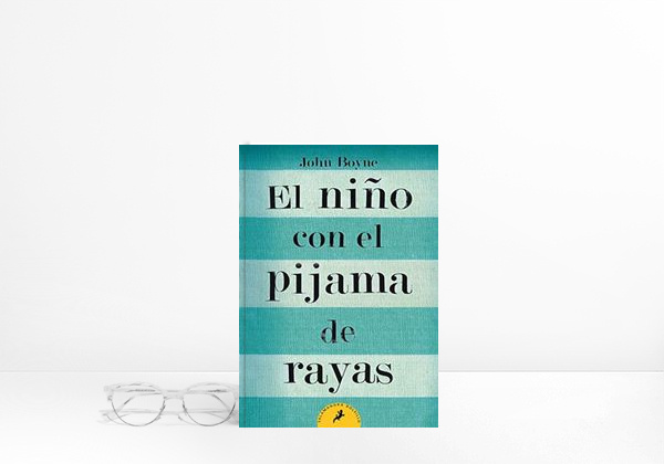 El niño con el pijama de rayas