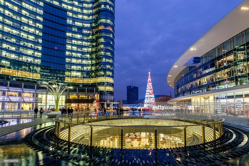 Lugar Piazza Gae Aulenti