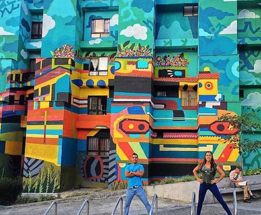 Comuna 13 Graffiti Tour