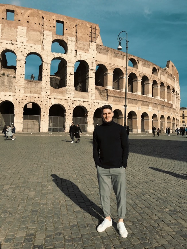 Lugar Coliseo de Roma