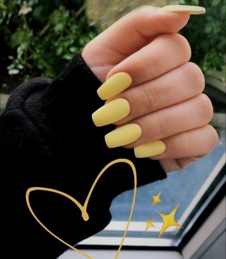 Moda yellow nails