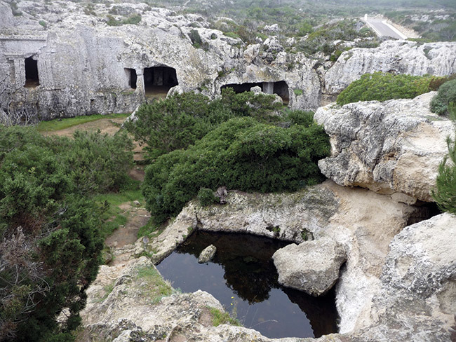 Lugar Necrópolis de Cala Morell