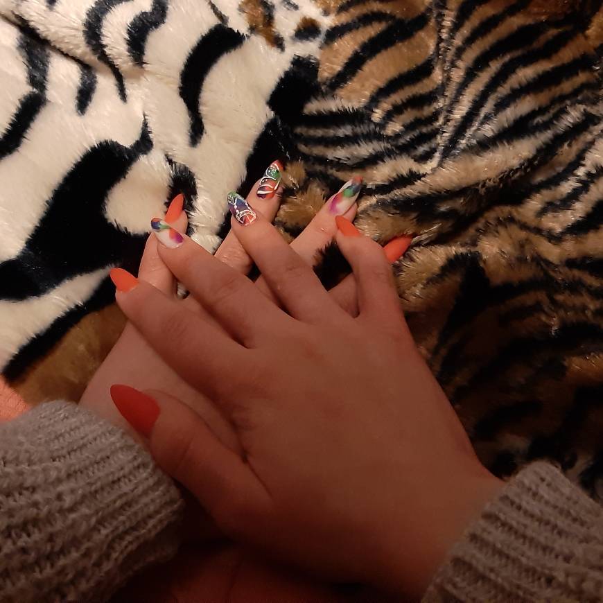 Social Orange Nails