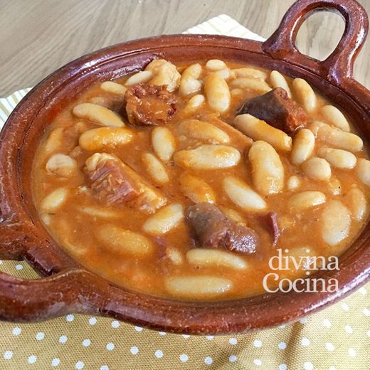 Fabada o Fabes asturianas. Receta tradicional asturiana