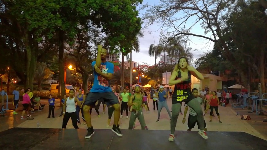 Moda Zumba "Can U Keep Up" ZIN 69 Soca