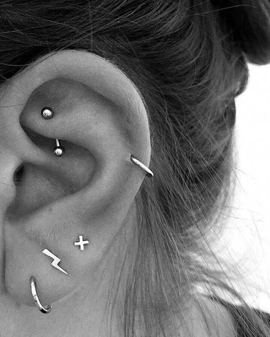 Social Piercings na orelha 