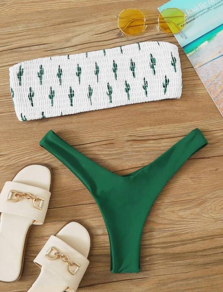 Producto Bikini Cortado Alto Bandeau Smocked Con Planta Al Azar

