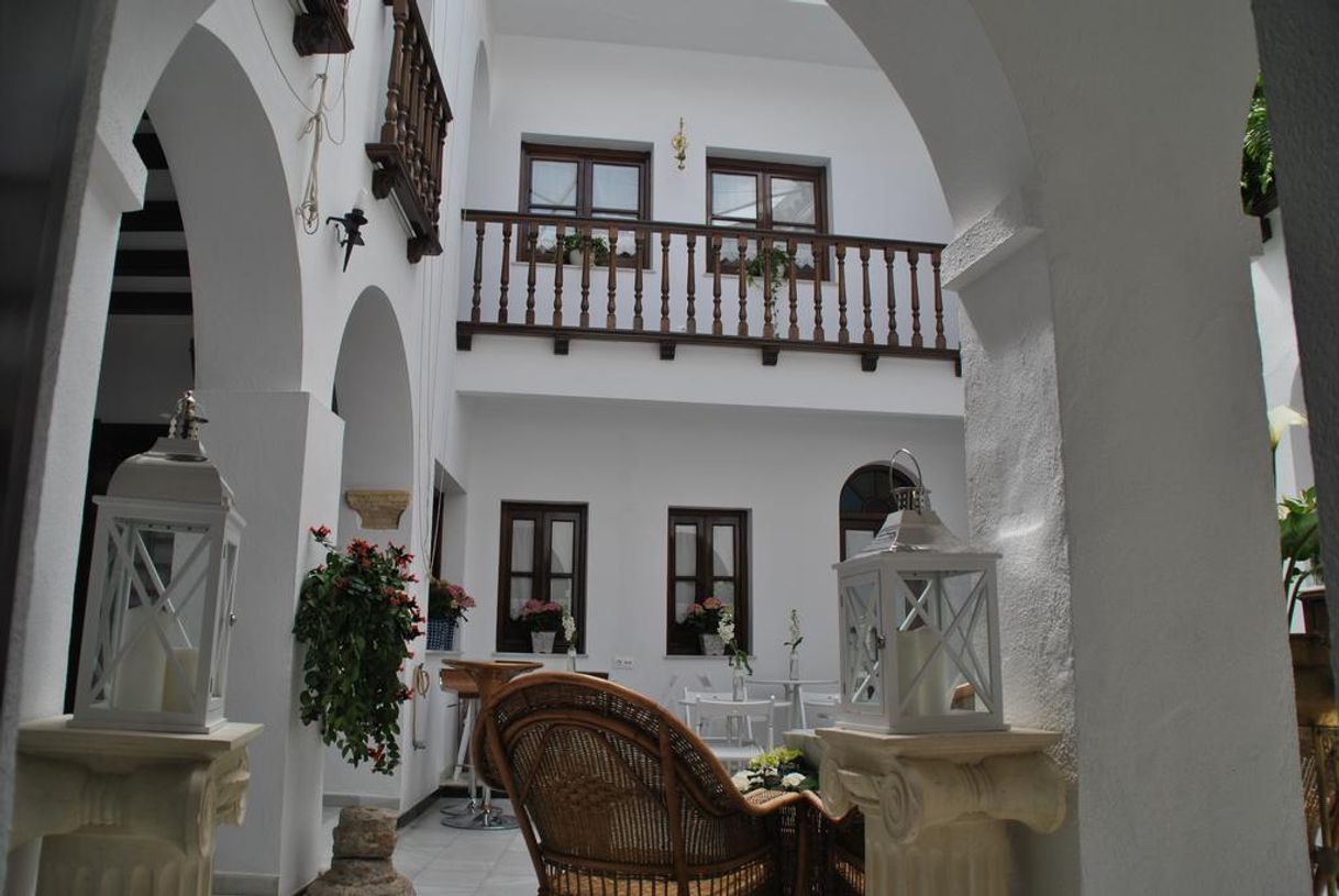 Place Mayflowers Hostel, Córdoba, Spain - Booking.com