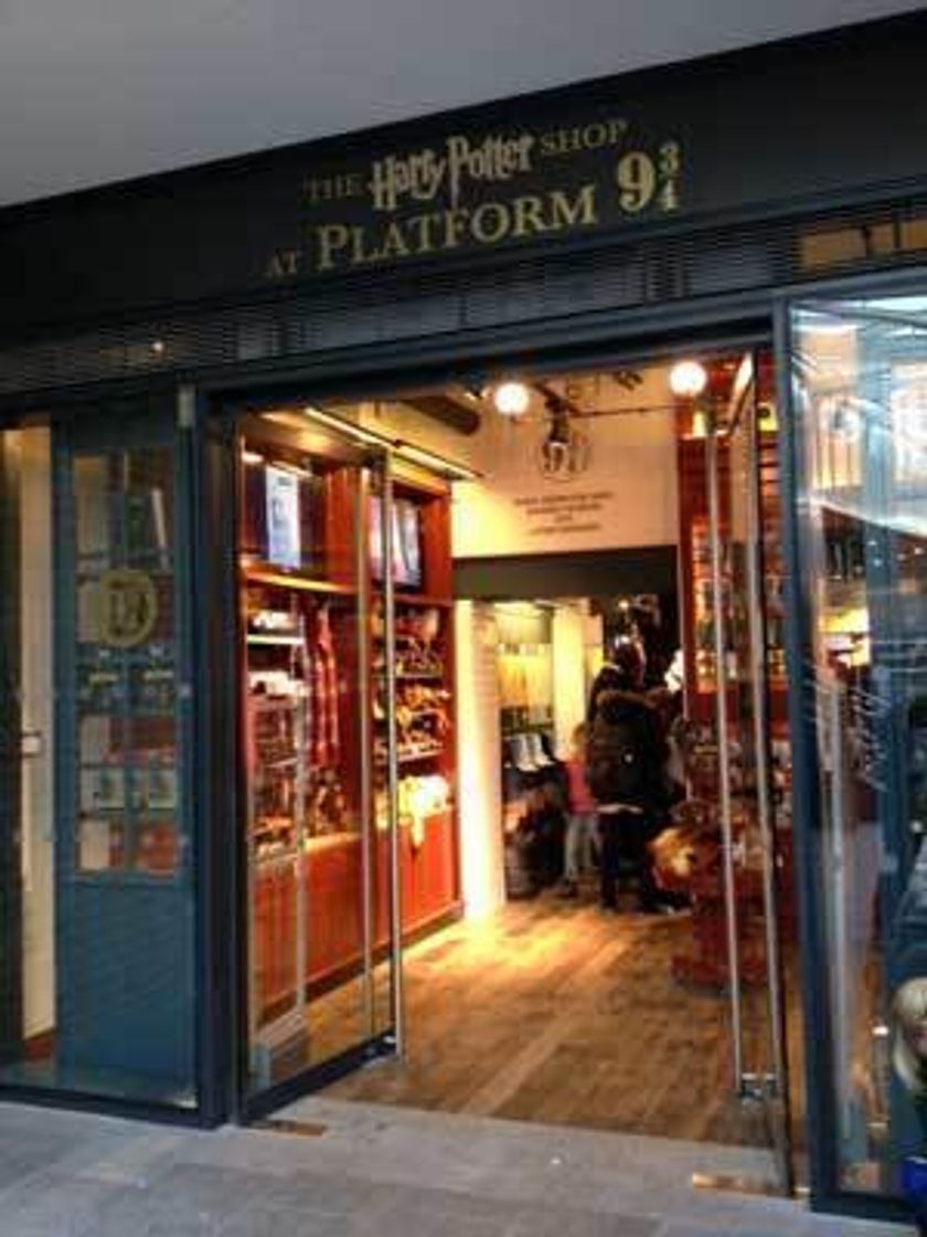 Place The Harry Potter Shop at Platform 9¾