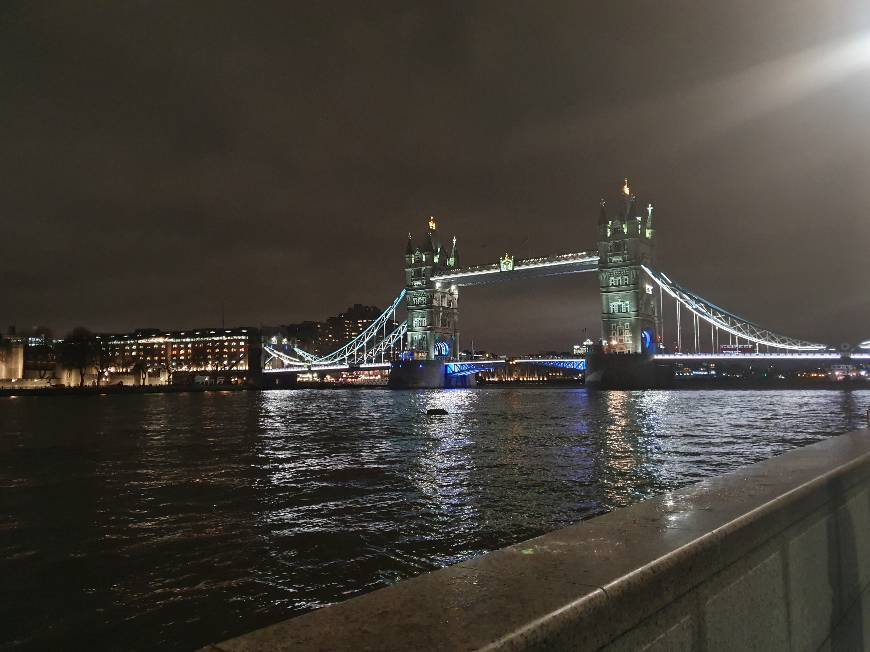 Place Tower Bridge