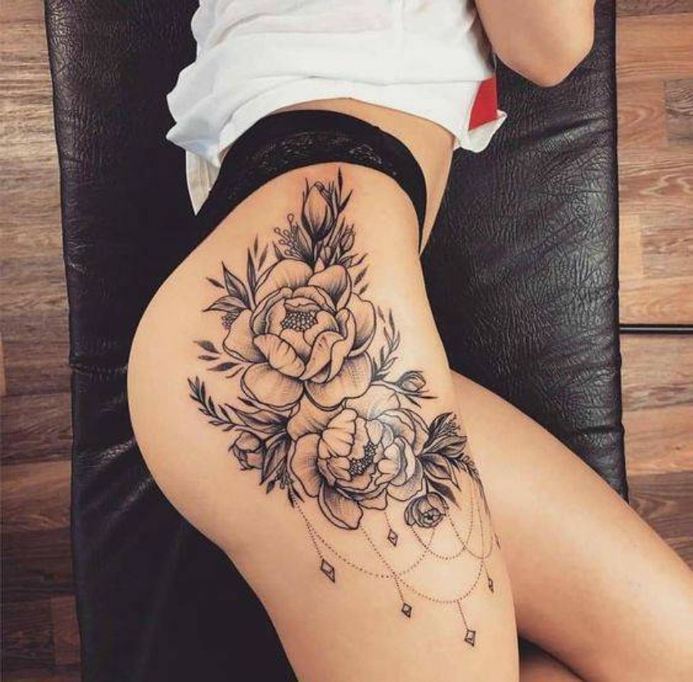 Moda Hermoso tatuaje femenino