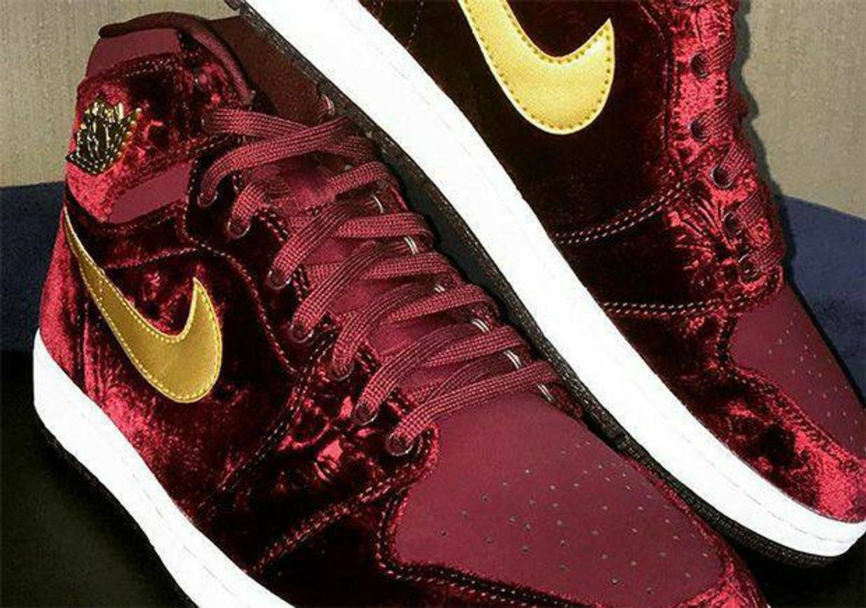 Moda NIKE Air Jordan 1 Red Velvet Heiress Colletion