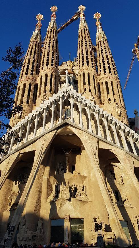 Lugar Basílica Sagrada Familia