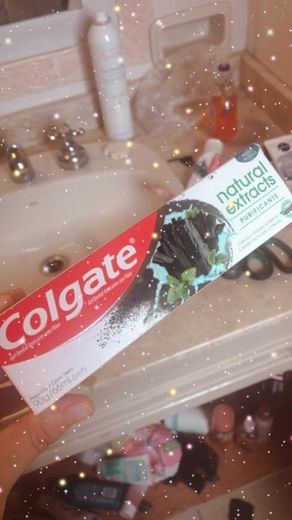 COLGATE Natural Extracts Purificante