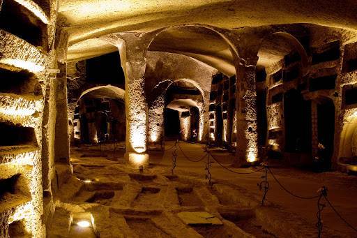 Lugar Catacombe di San Gennaro