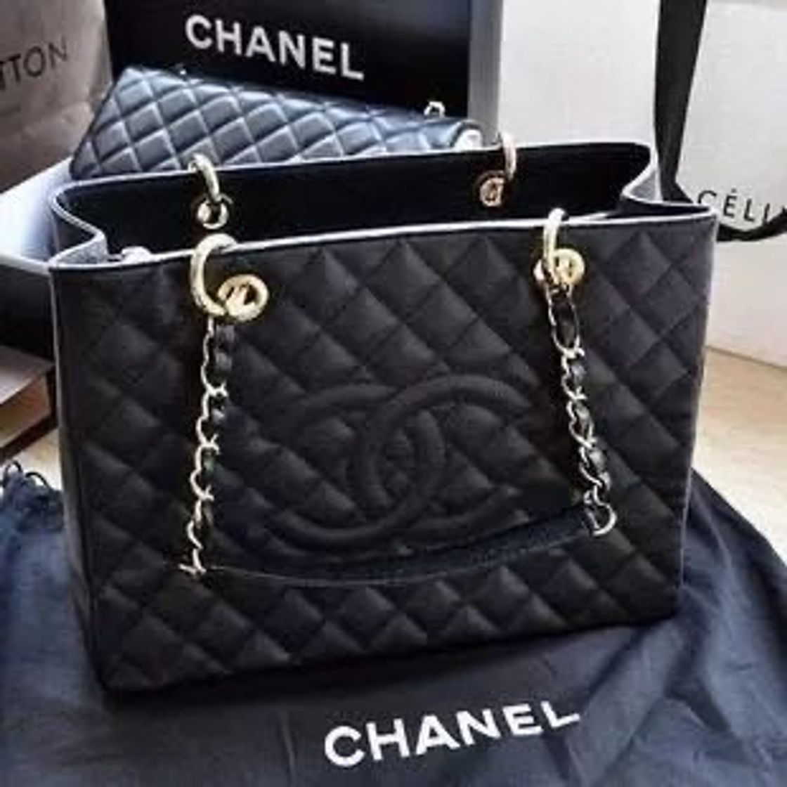 Fashion Chanel vanity 