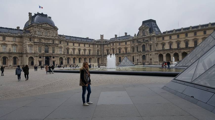 Place Louvre Museum