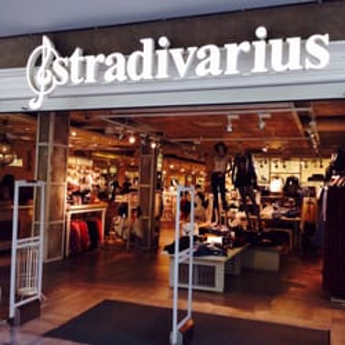 Places Stradivarius