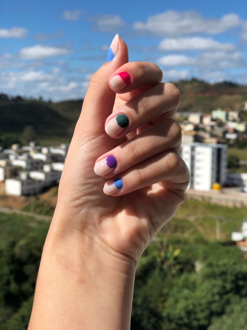 Moda Nail collor metadinha 🌈✨