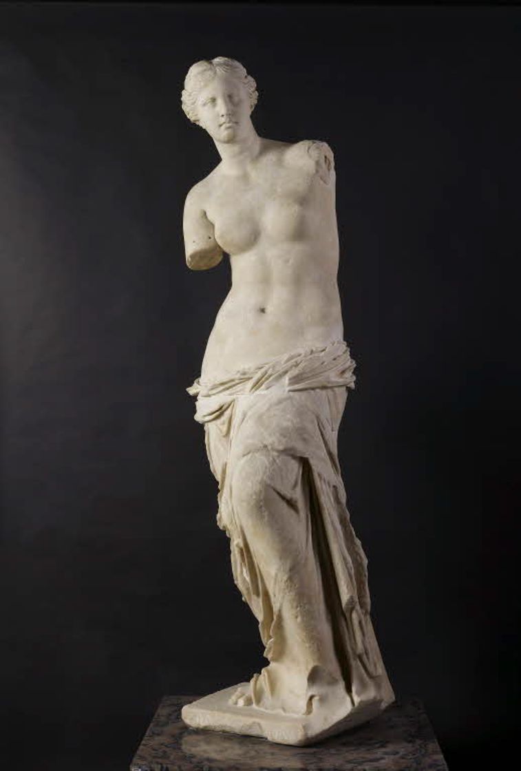 Moda Aphrodite, known as the "Venus de Milo" | Louvre Museum | Paris