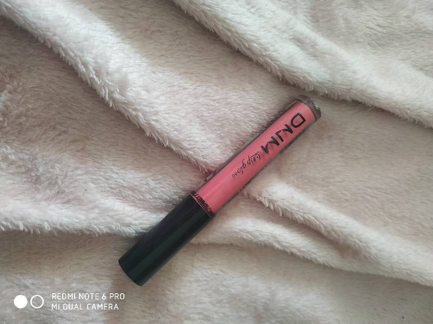Social Dnm lip gloss