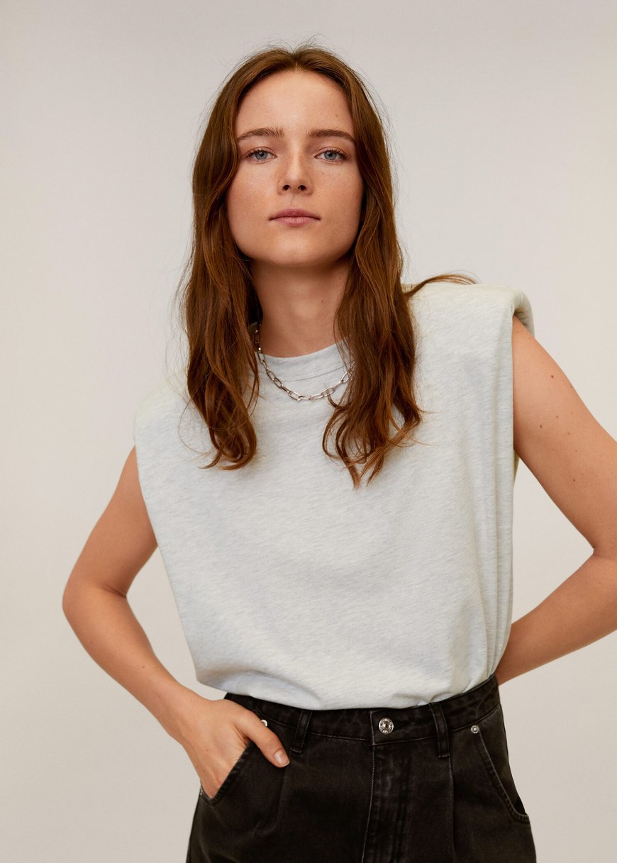 Moda Camiseta gris hombreras - Mujer | Mango España