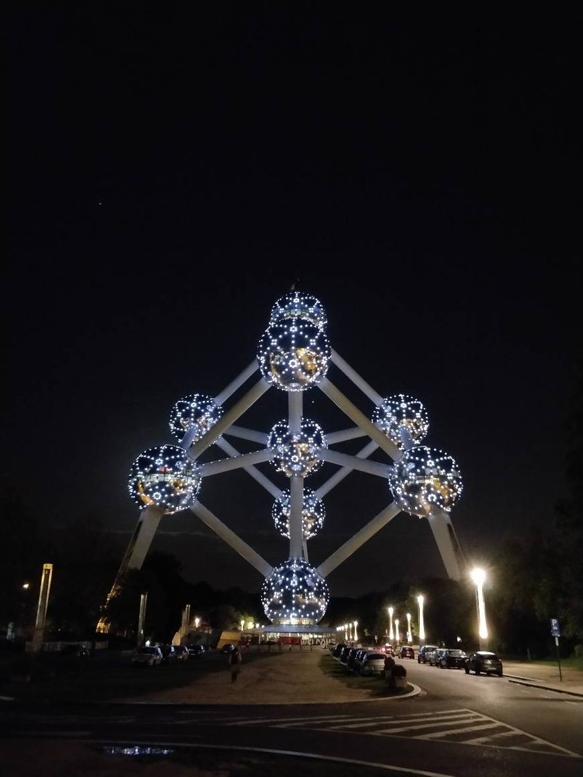 Place Atomium