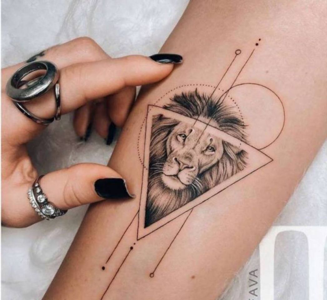 Social tatto feminina 