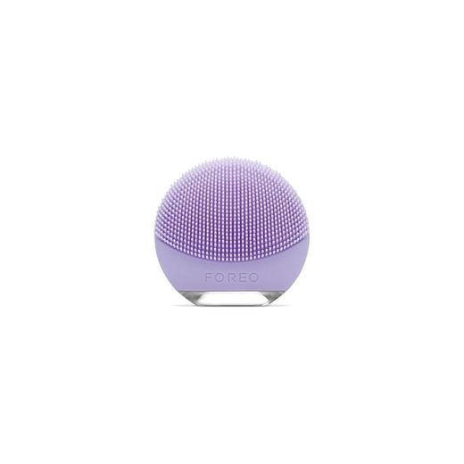 LUNA go de FOREO es el cepillo limpiador facial portable