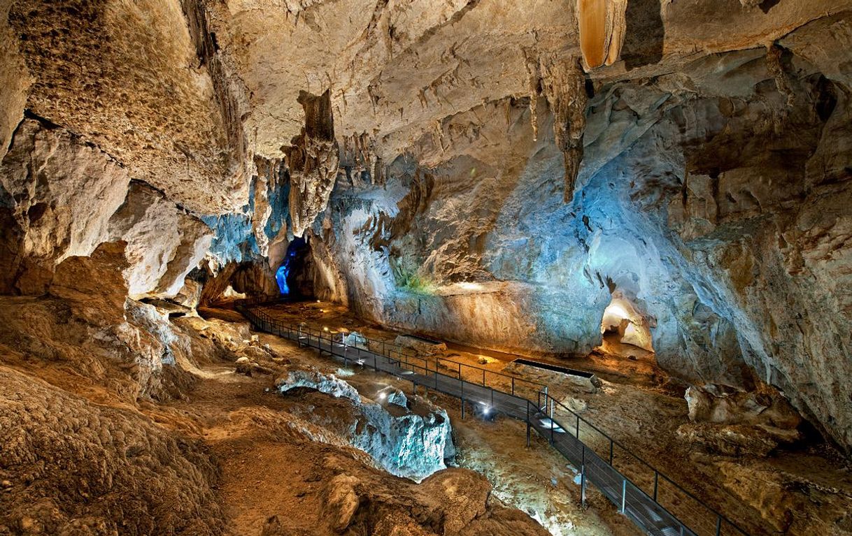 Lugar Cuevas Del Soplao