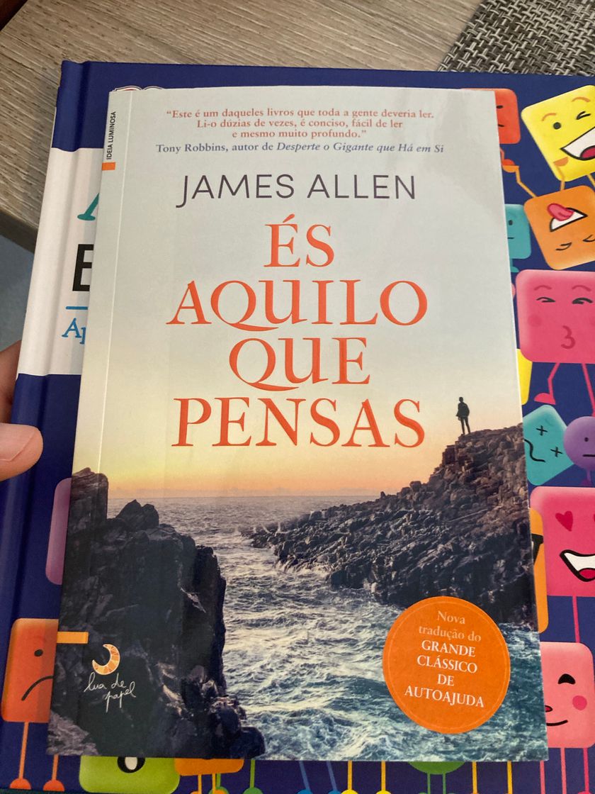 Book És Aquilo Que Pensas