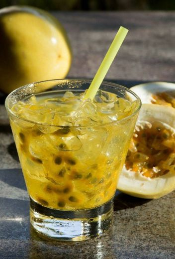 Caipirinha de maracujá 