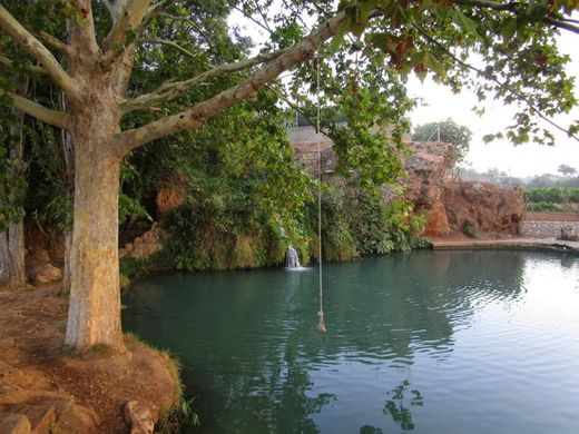 El Gorgo Catalán de Anna, un pequeño lago alimentado por las ...